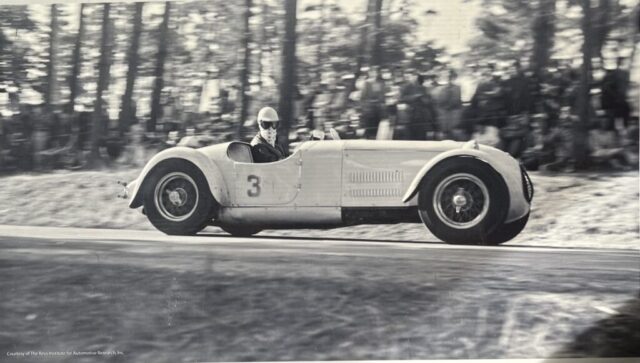 Jaguar_Parkinson_Pebble_Beach_1952