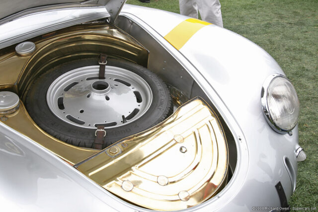Porsche_Glöckler_Jeff_Wysard_Richard_Owen_trunk